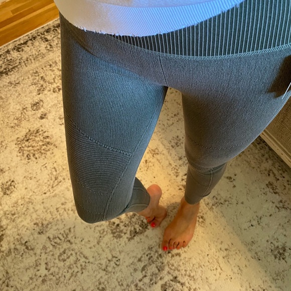 New🖤Amazing seamless leggings - Picture 2 of 6